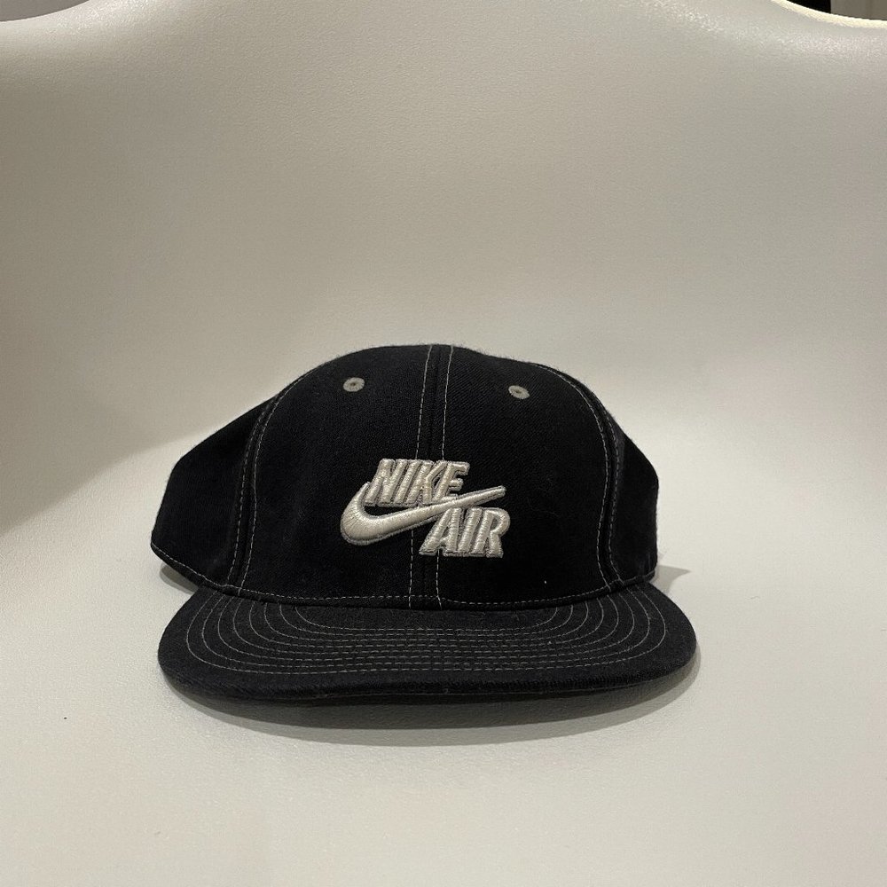 Nike Air Cap in Black